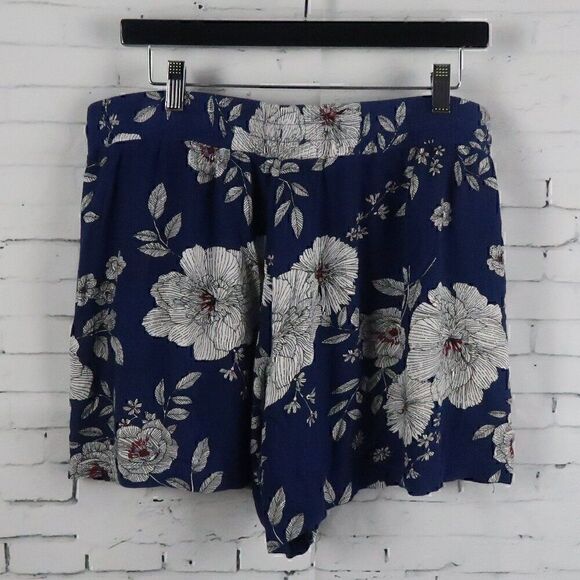 C WONDER BLUE FLORAL HIGH RISE RAYON SHORTS WITH POCKETS SIZE XL - Picture 7 of 8